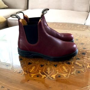 Leather blundstones